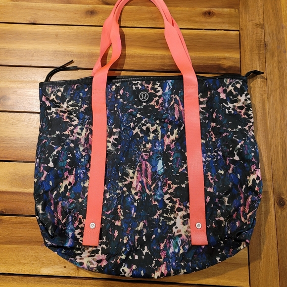 Lululemon blue print bag GUC - Picture 1 of 8